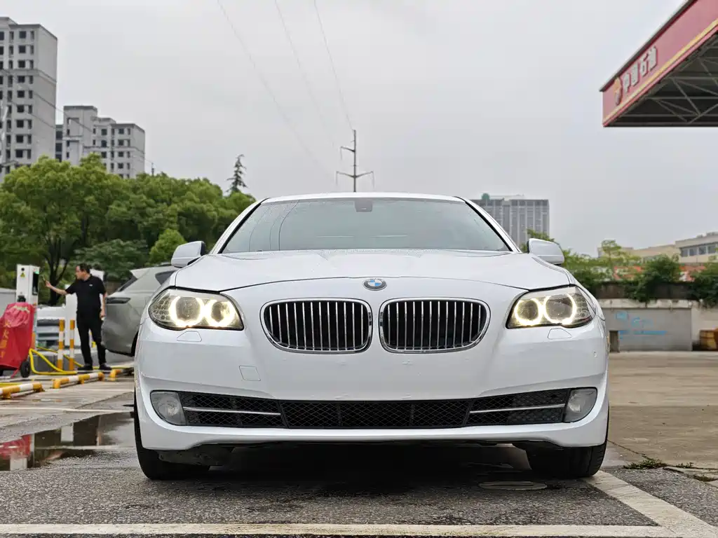 BMW 5 Series 2013 — фото 2
