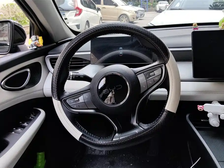 BYD Seal 05 DM-i 2025 — фото 15