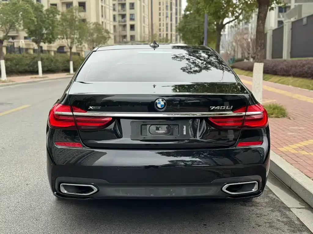 BMW 7 Series 2018 — фото 15