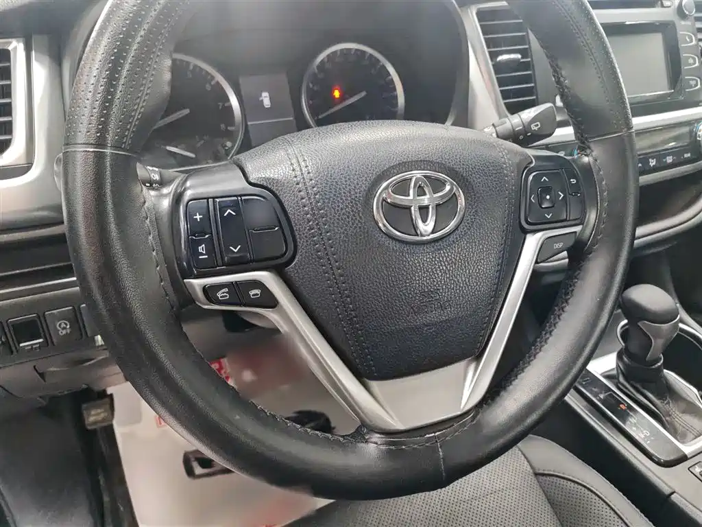 Toyota Highlander 2017 — фото 5