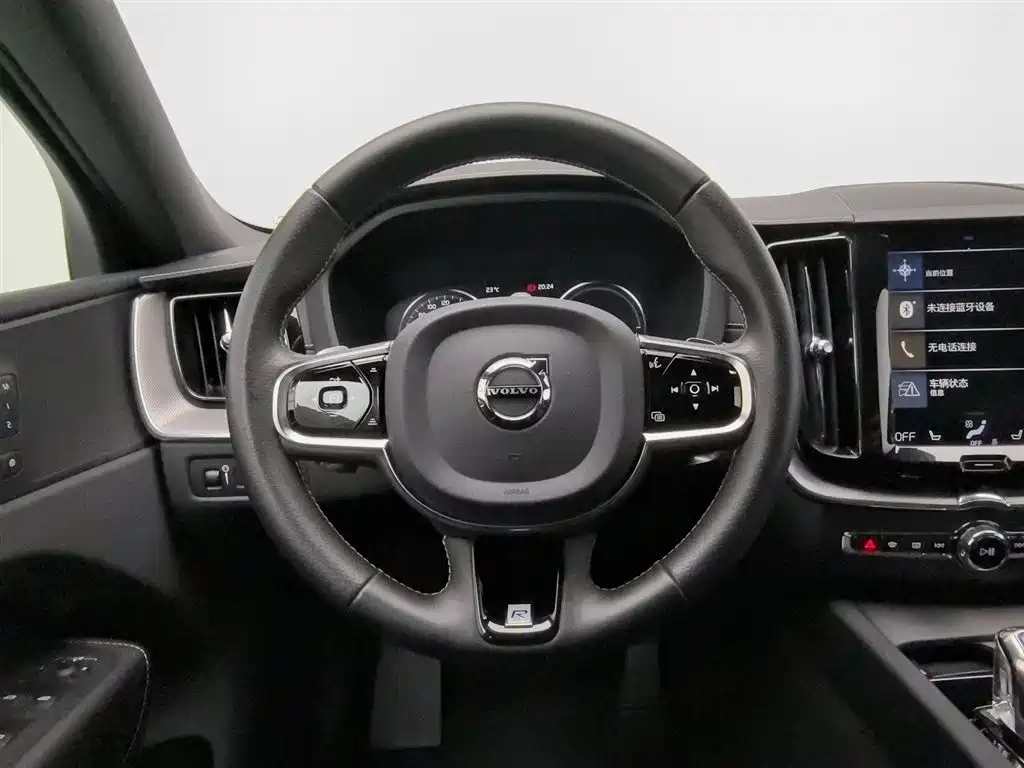 Volvo XC60 PHEV 2019 — фото 11
