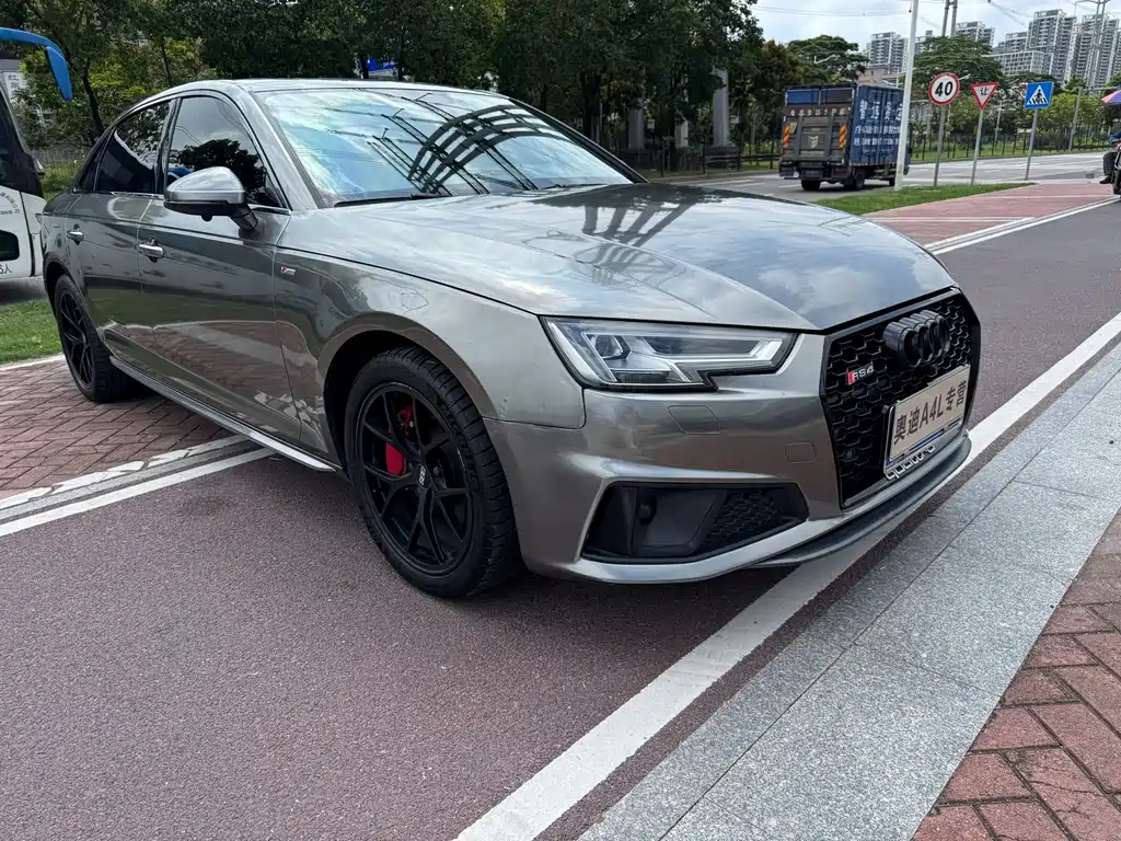 Audi A4L 2019