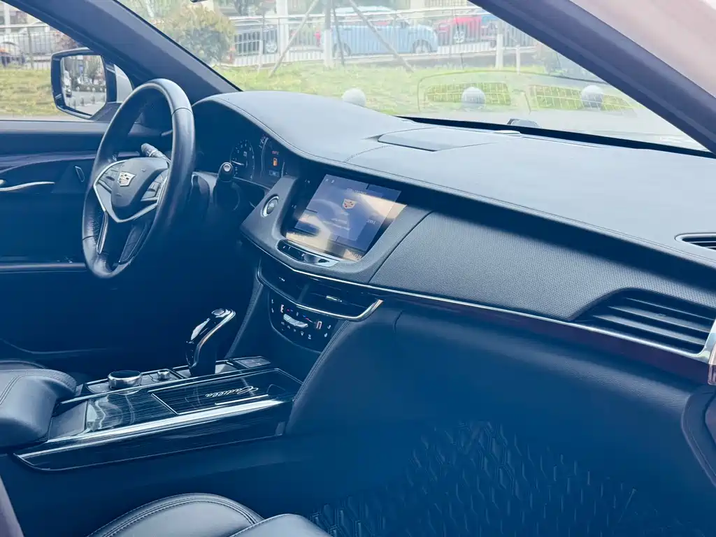 Cadillac CT6 2021 — фото 11
