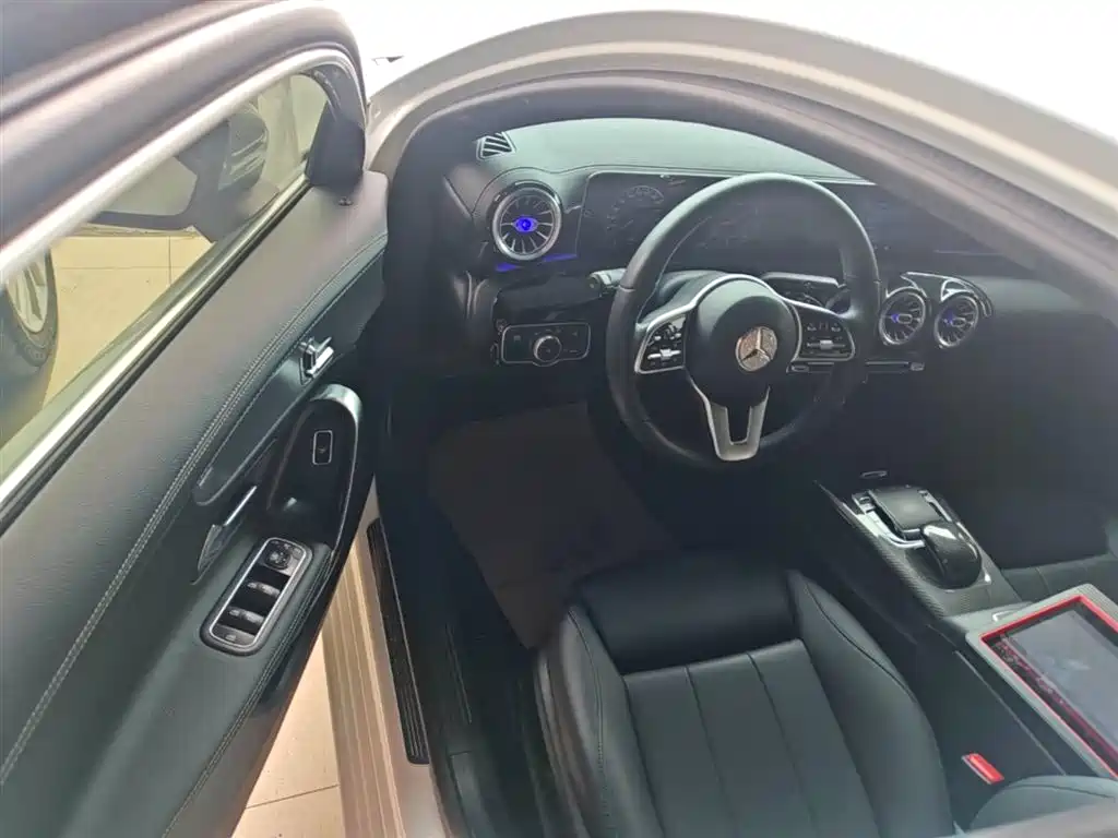 Mercedes-Benz A-Class 2020 — фото 16