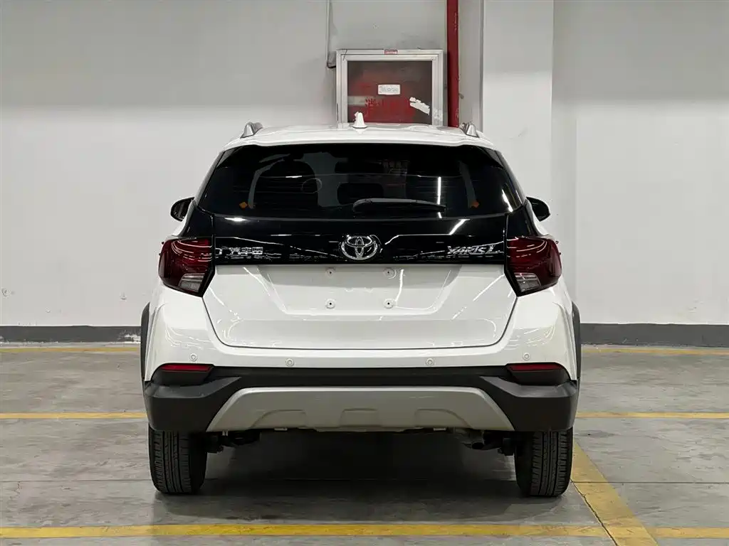 Toyota Yaris L 2021 — фото 6