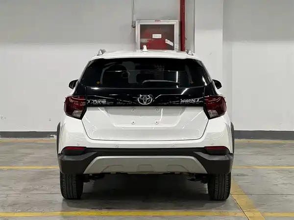 Toyota Yaris L 2021