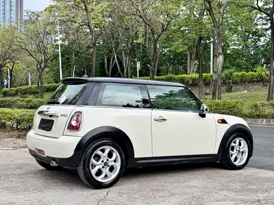 MINI MINI 2011