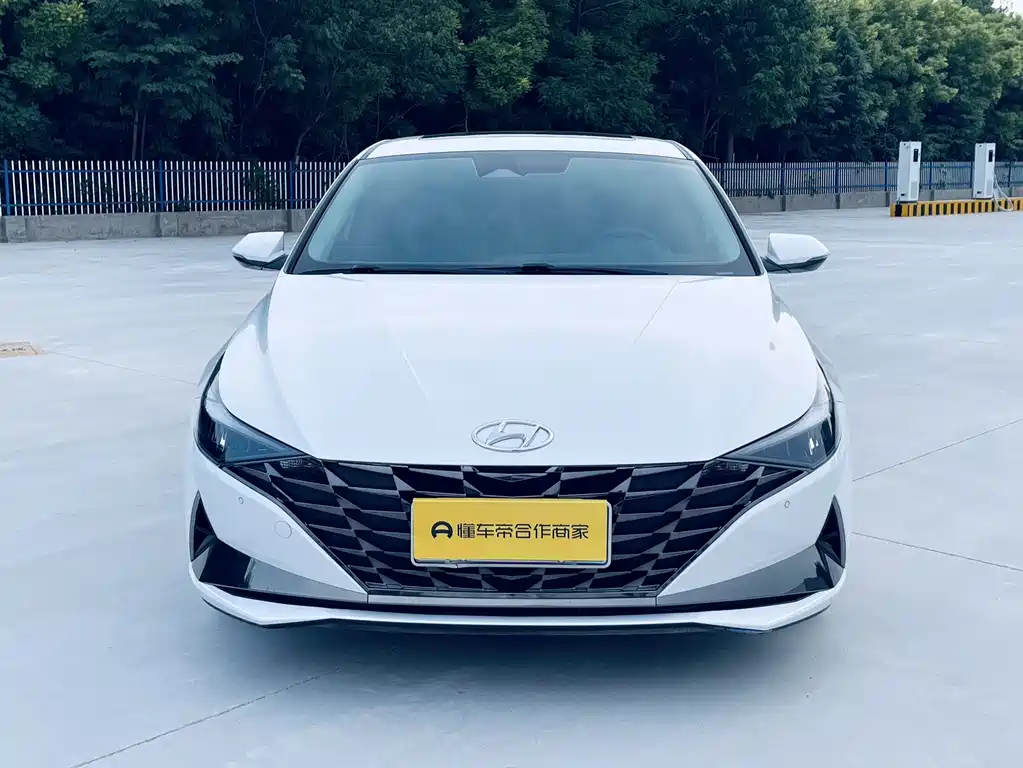Hyundai Elantra 2023