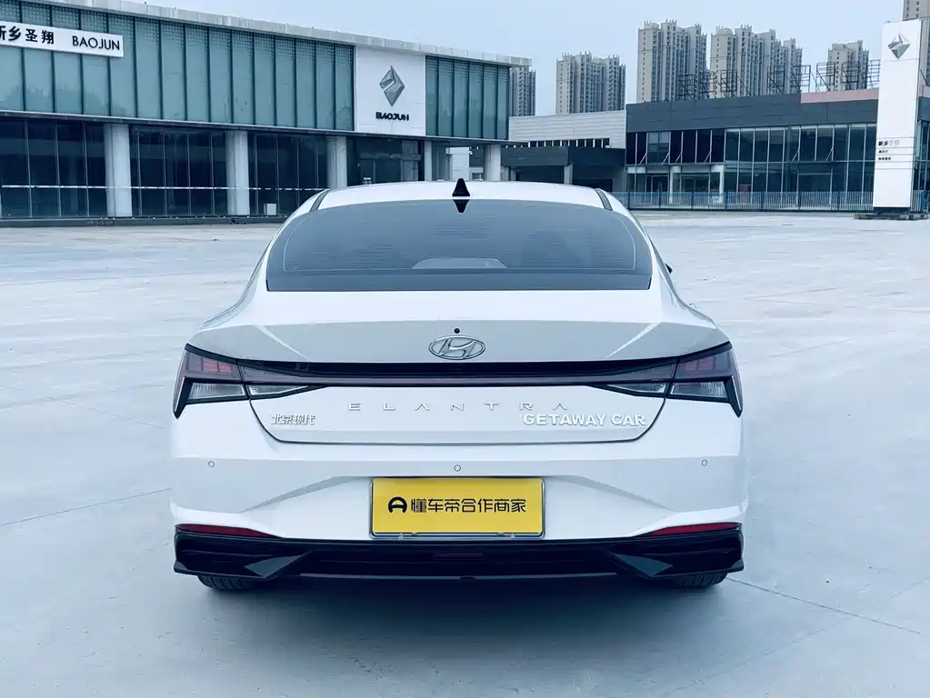 Hyundai Elantra 2023