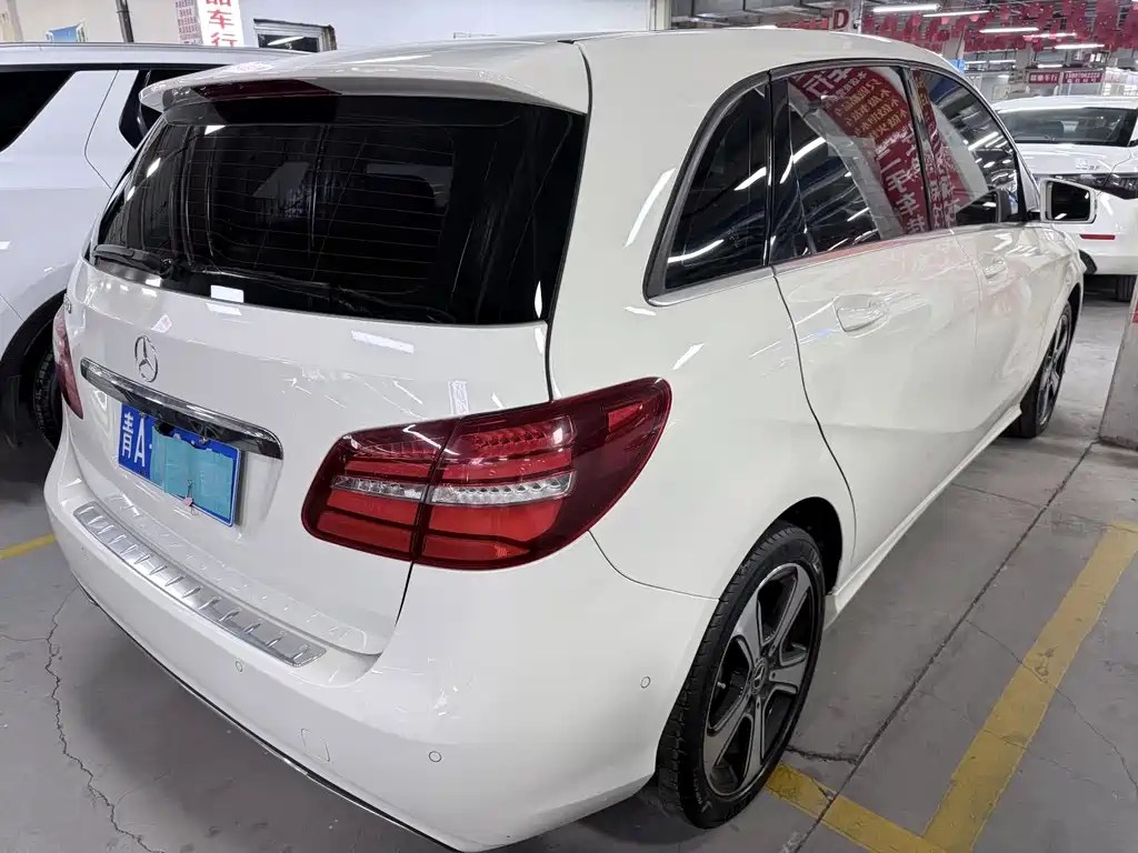 Mercedes-Benz B-Class 2017 — фото 16