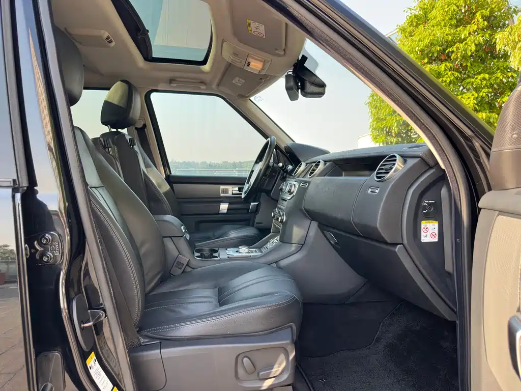 Land Rover Discovery 2013 — фото 11