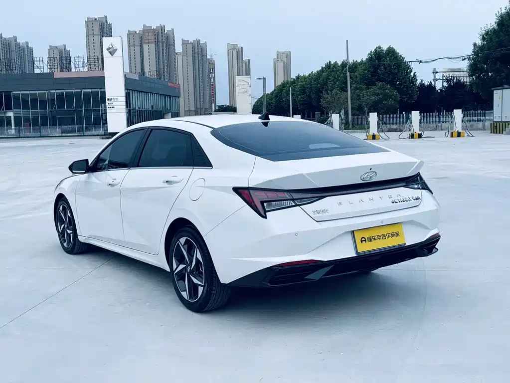Hyundai Elantra 2023