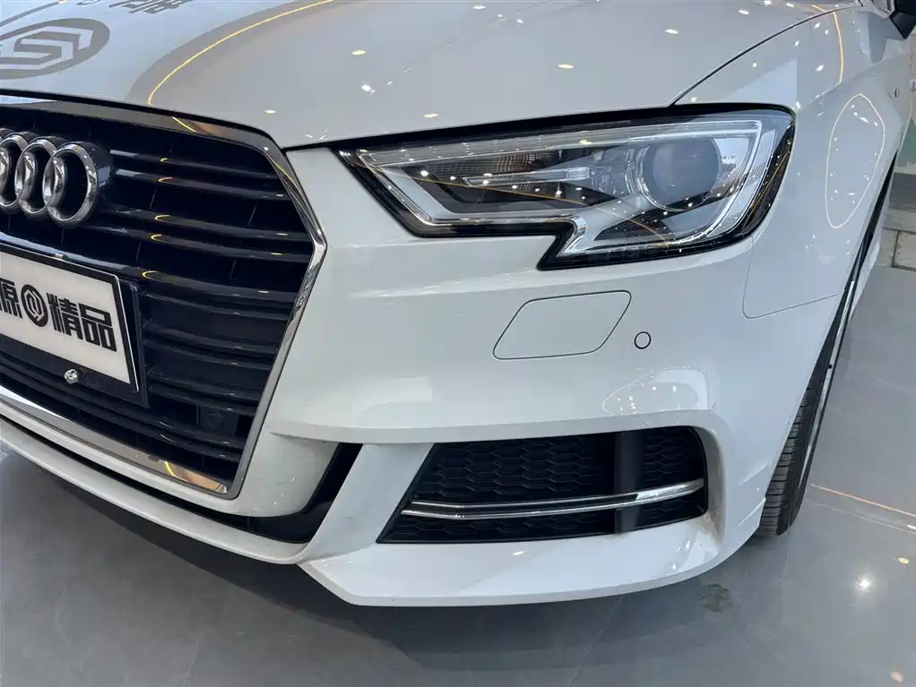 Audi A3 2018 — фото 19