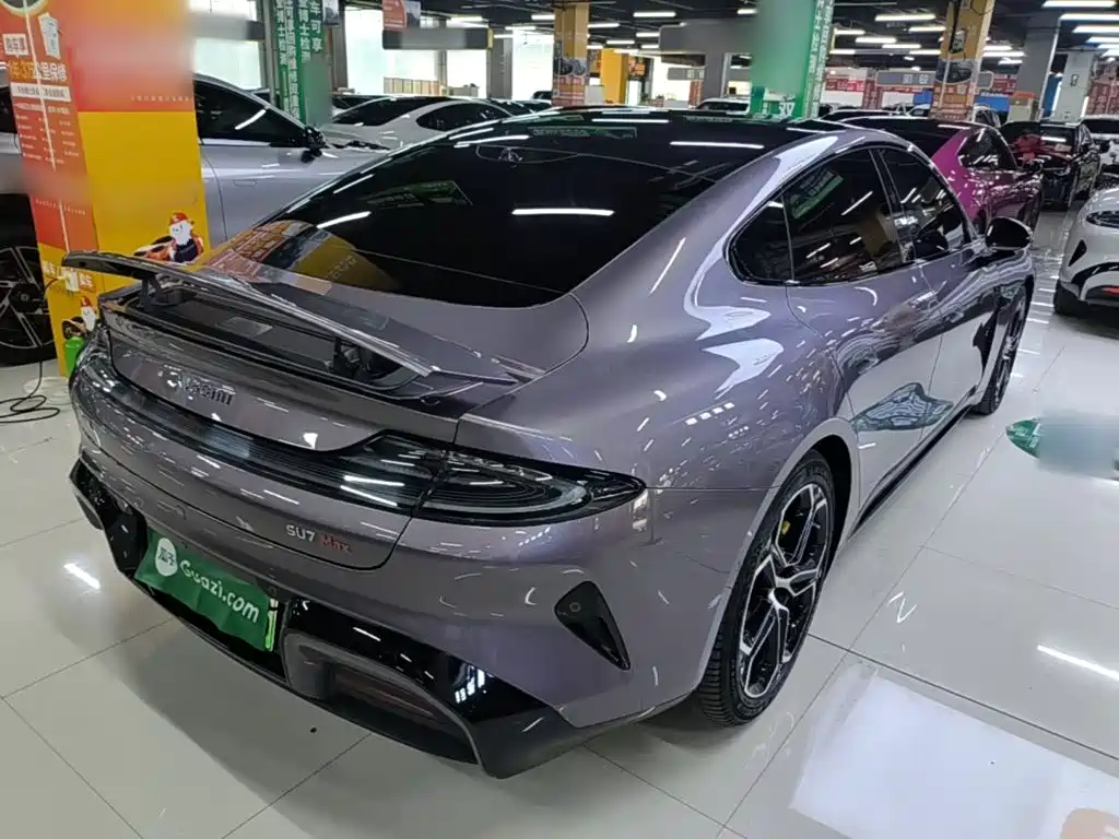 Xiaomi SU7 2025