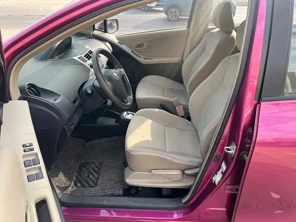 Toyota Yaris 2011