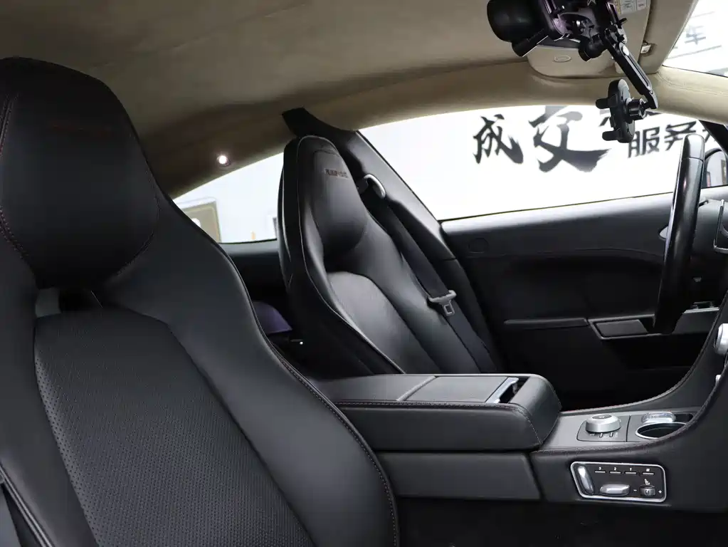 Aston Martin Rapide 2014 — фото 26