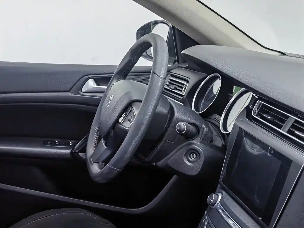 Peugeot 408 2015 — фото 22