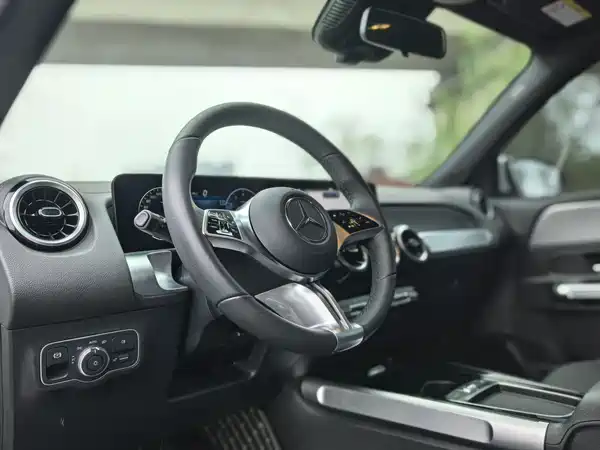 Mercedes-Benz GLB 2024