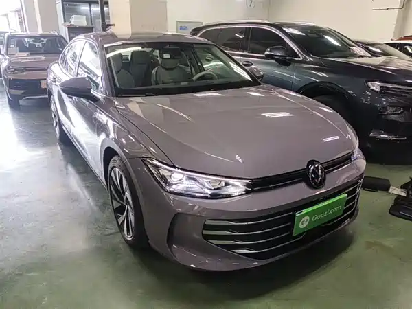 Volkswagen Passat 2025