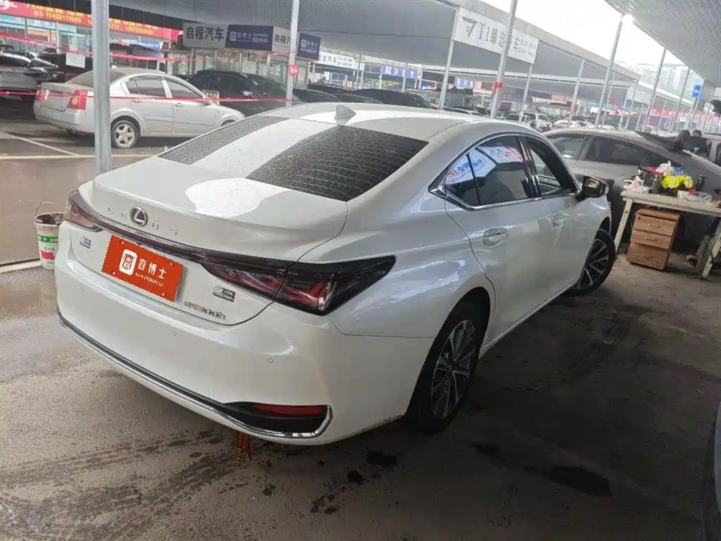 Lexus ES 2025 — фото 13