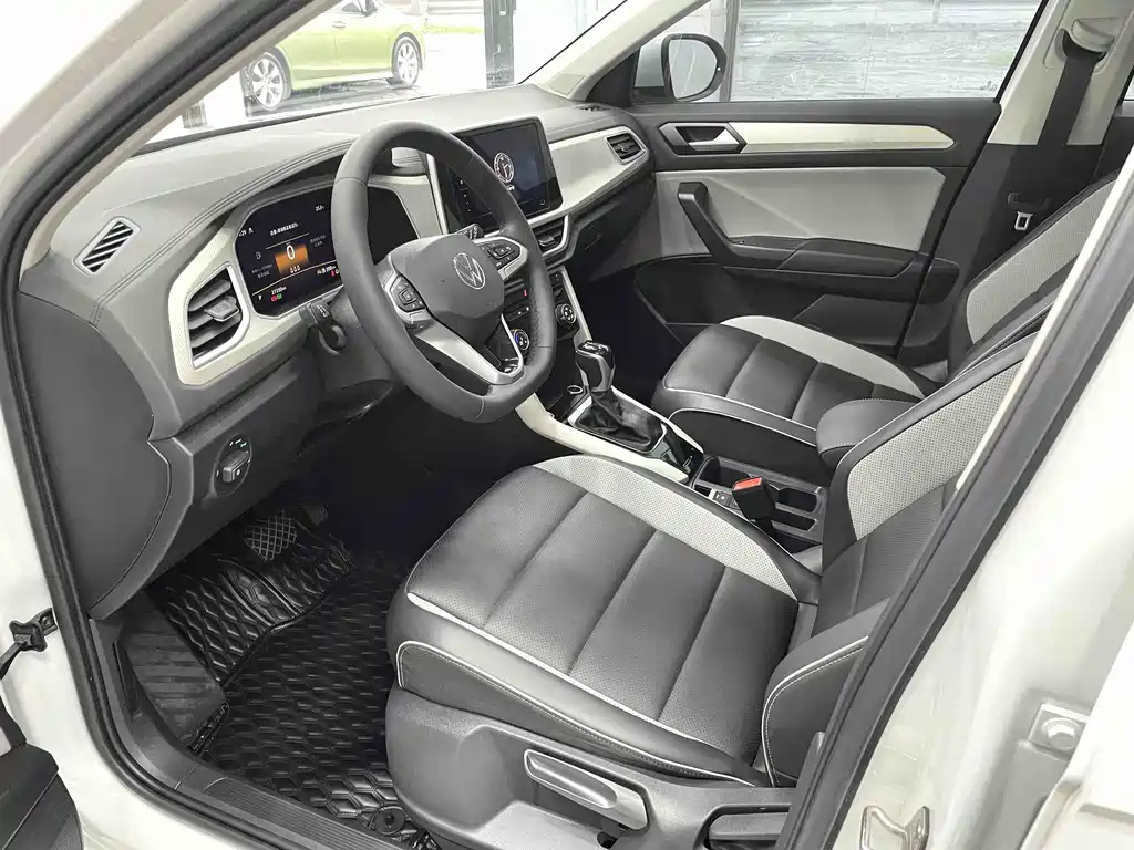 Volkswagen T-Roc 2023