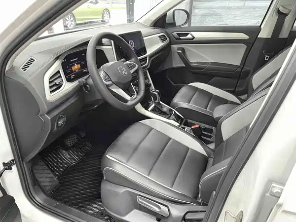 Volkswagen T-Roc 2023