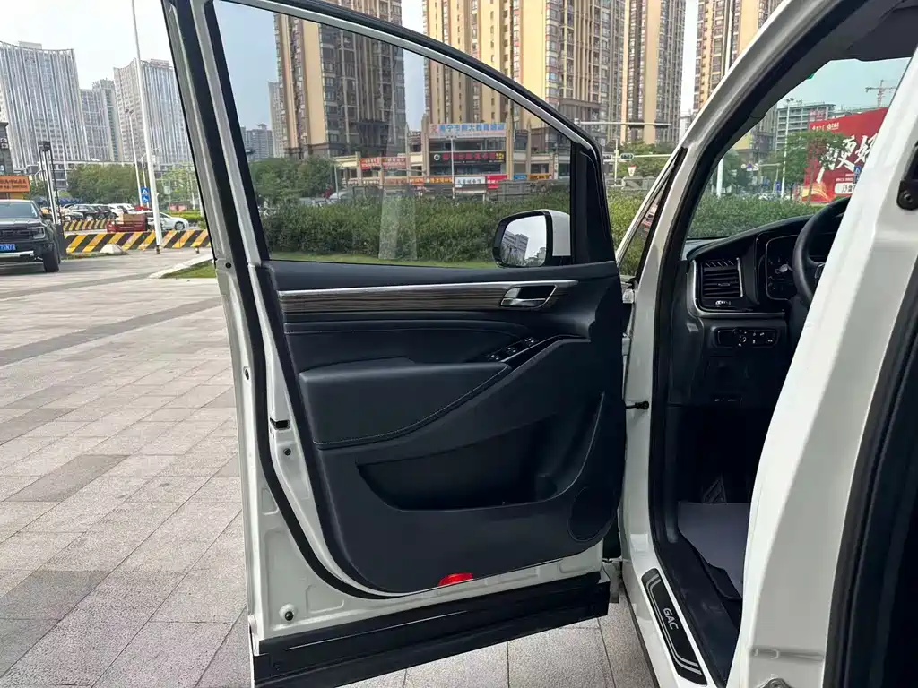 GAC Motor Trumpchi M8 2021 — фото 17