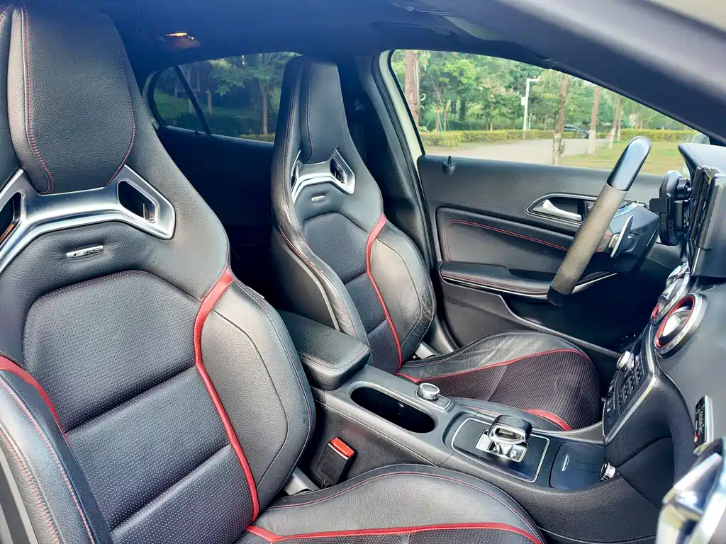 Mercedes-Benz GLA AMG 2015 — фото 24