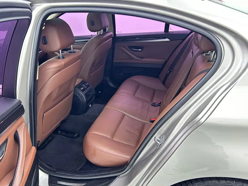 BMW 5 Series 2015 — фото 8