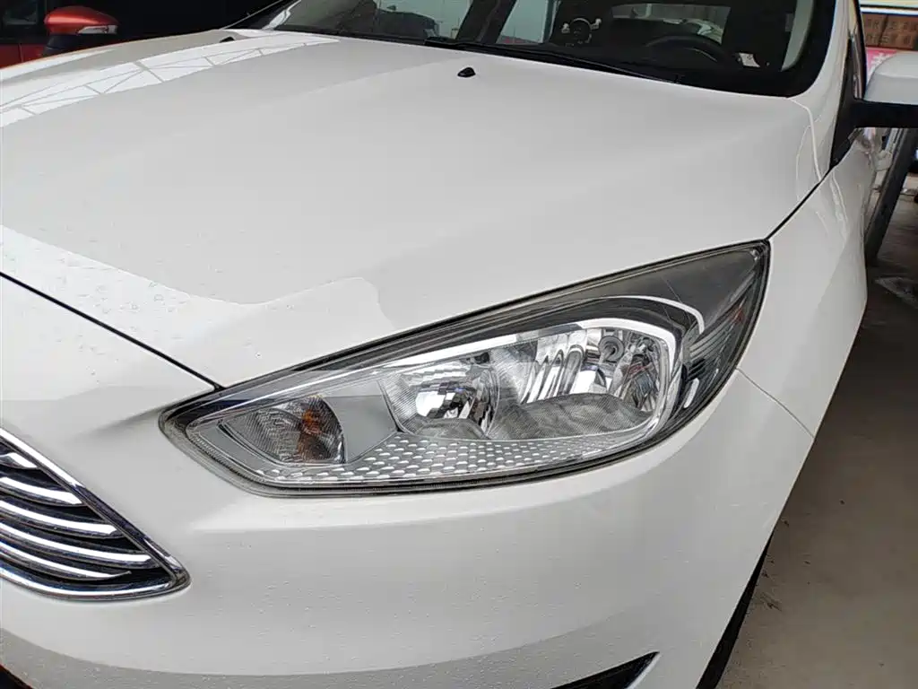 Ford Focus 2016 — фото 24