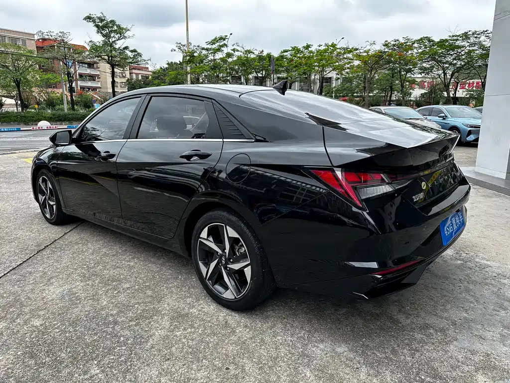 Hyundai Elantra 2021 — фото 4