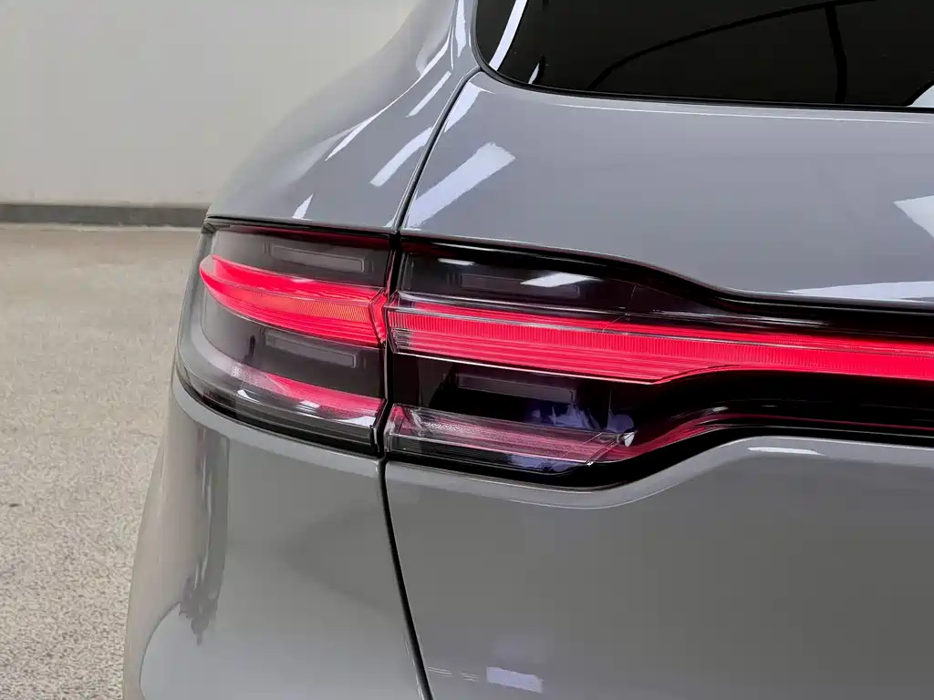 Porsche Macan 2020 — фото 11