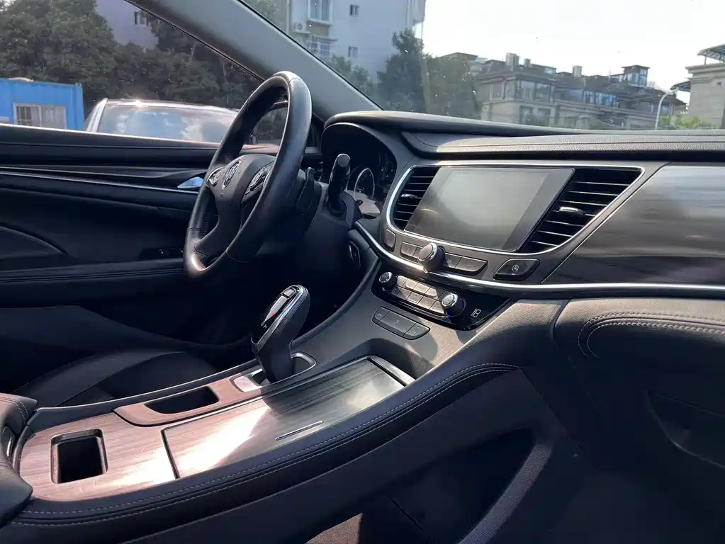 Buick LaCrosse 2019 — фото 16