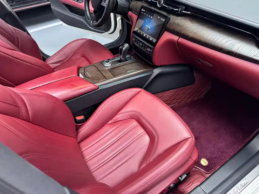 Maserati Quattroporte 2018 — фото 13