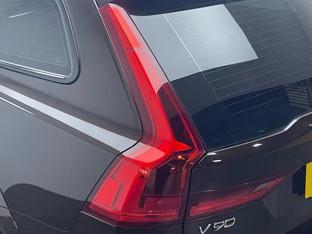 Volvo V90 2019 — фото 12