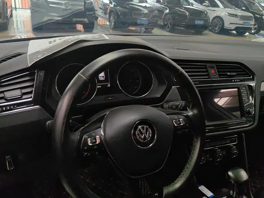 Volkswagen Tiguan L 2019 — фото 15