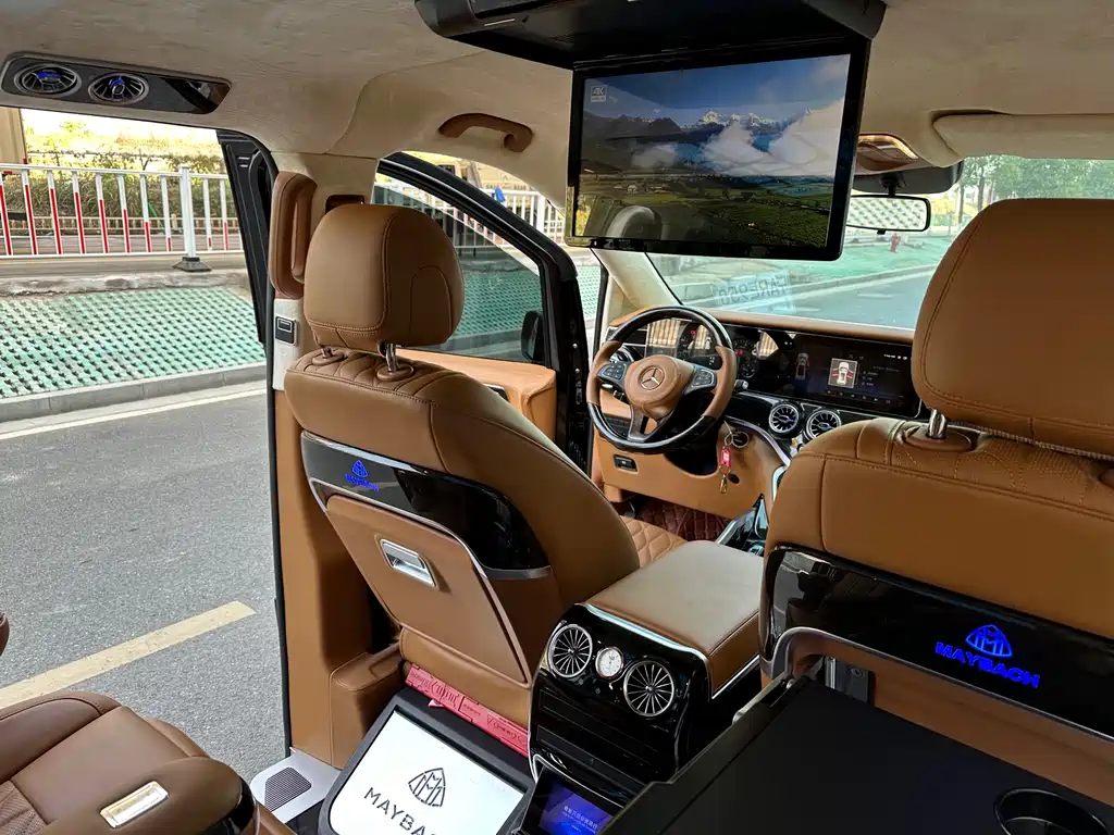 Mercedes-Benz Vito 2023 — фото 11
