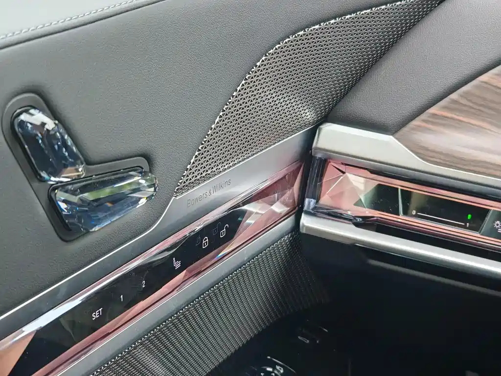 BMW 7 Series 2025 — фото 17