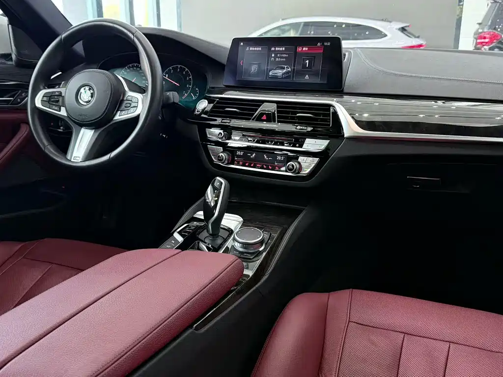 BMW 5 Series 2019
