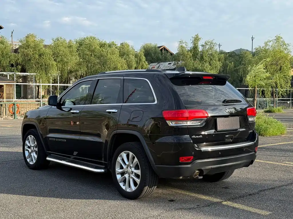 Jeep Grand Cherokee 2017 — фото 4