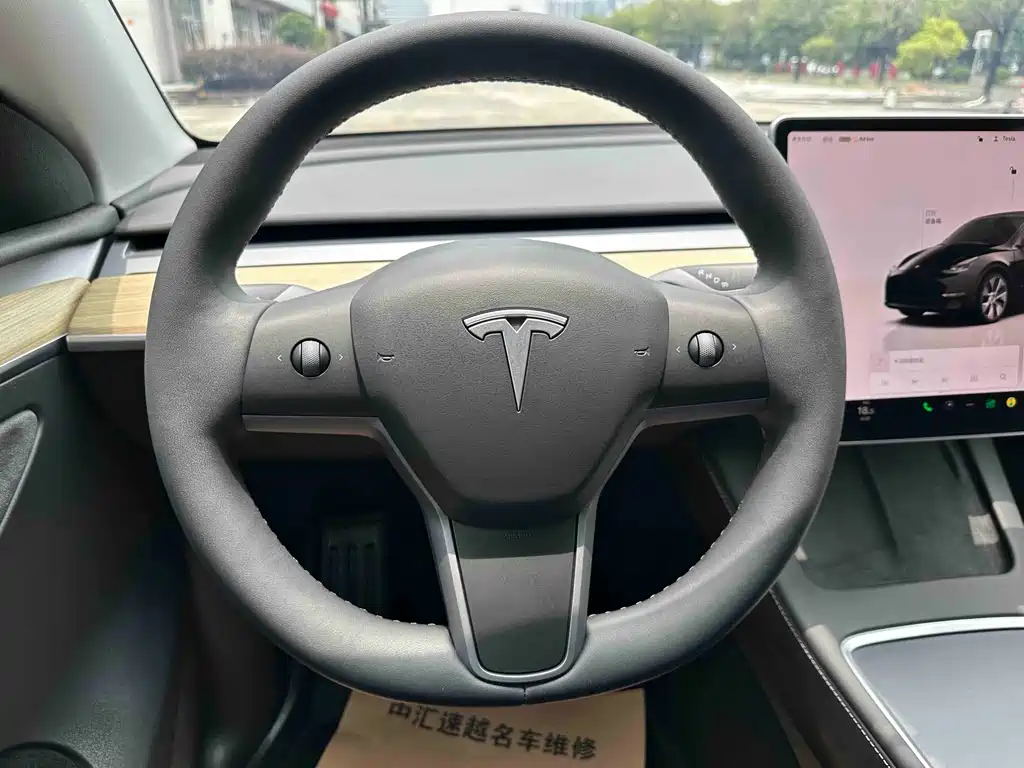 Tesla Model Y 2022 — фото 9