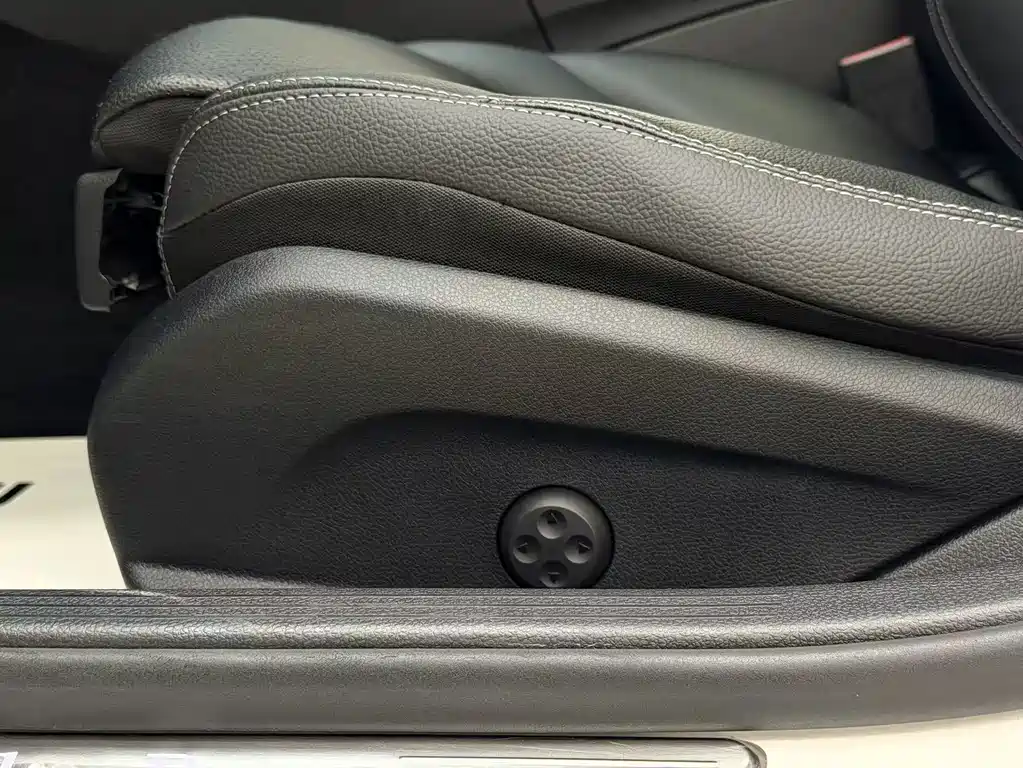 Mercedes-Benz C-Class 2015 — фото 19