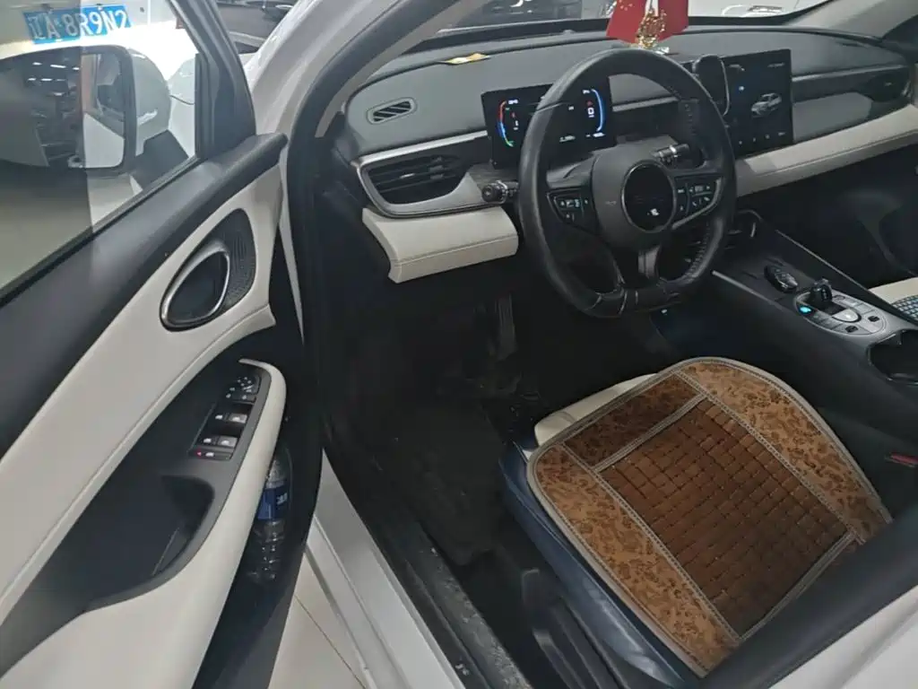 BYD Seal 05 DM-i 2025 — фото 16