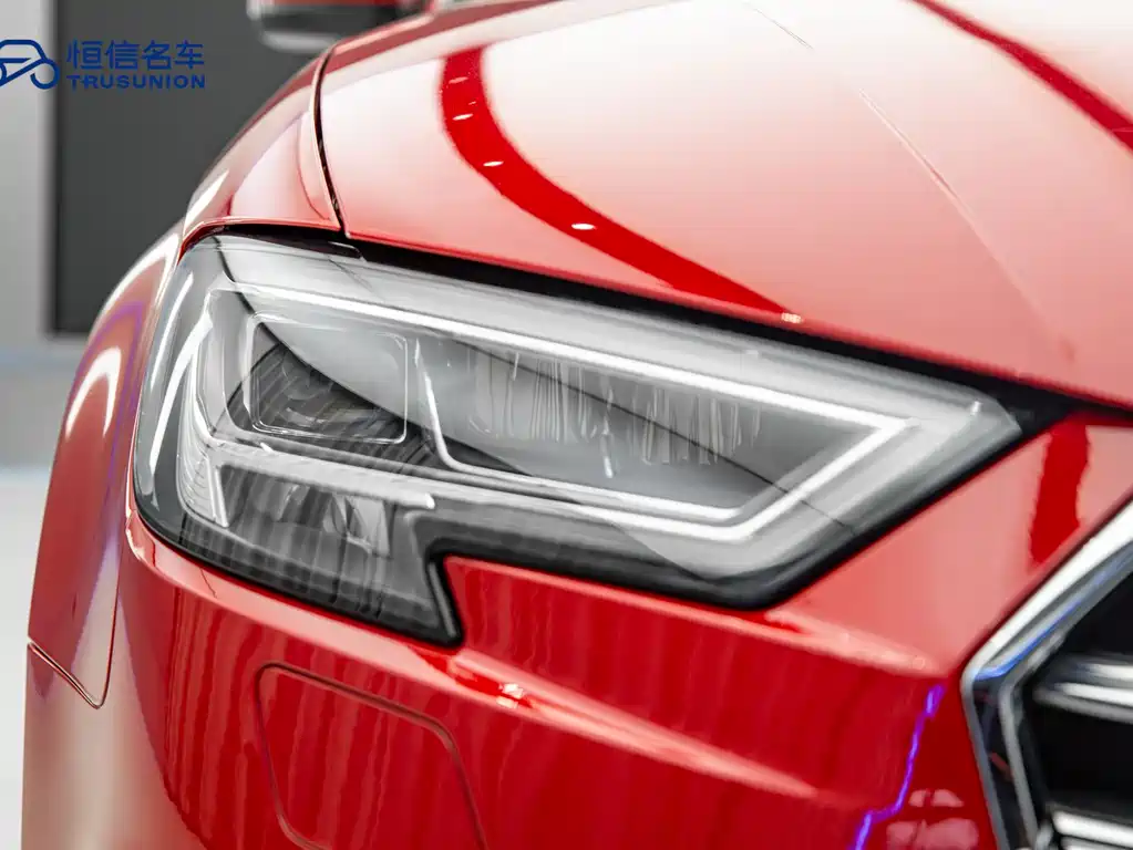 Audi A3 2018 — фото 10