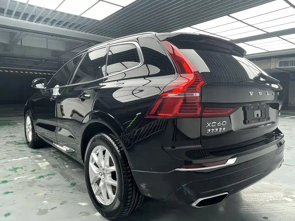 Volvo XC60 2019 — фото 7
