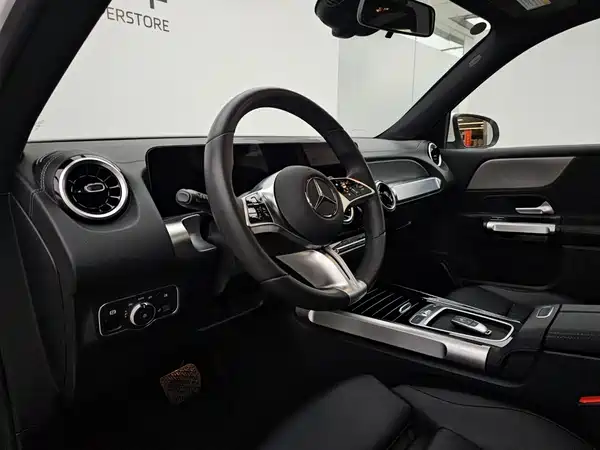 Mercedes-Benz GLB 2024