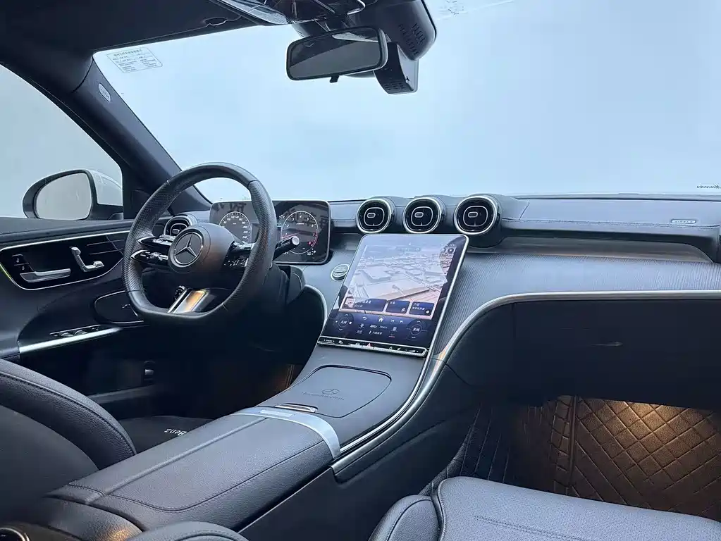 Mercedes-Benz C-Class 2024