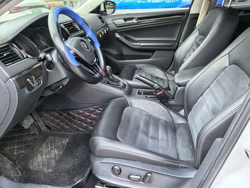 Volkswagen Sagitar 2016