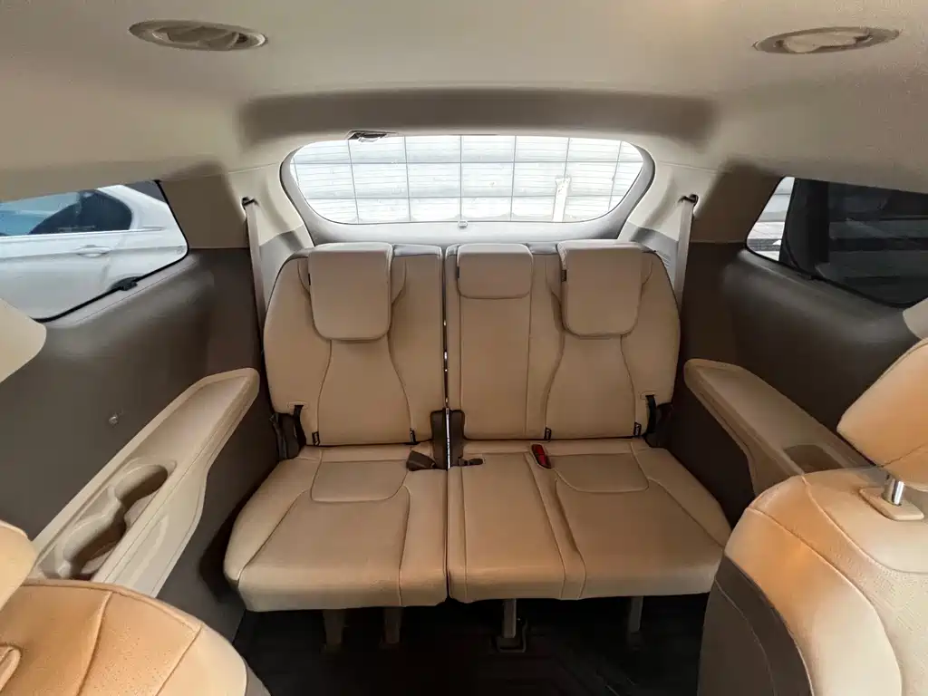 Kia Carnival 2023 — фото 12