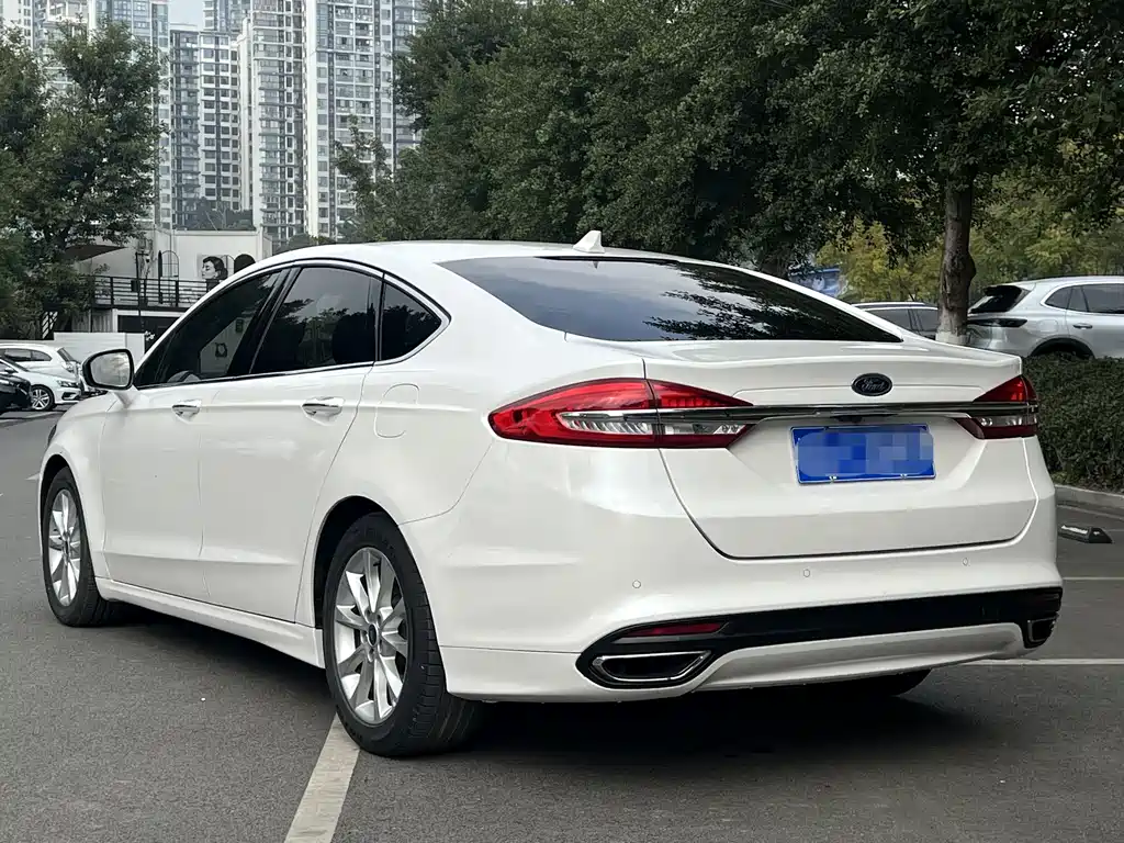 Ford Mondeo 2017 — фото 11